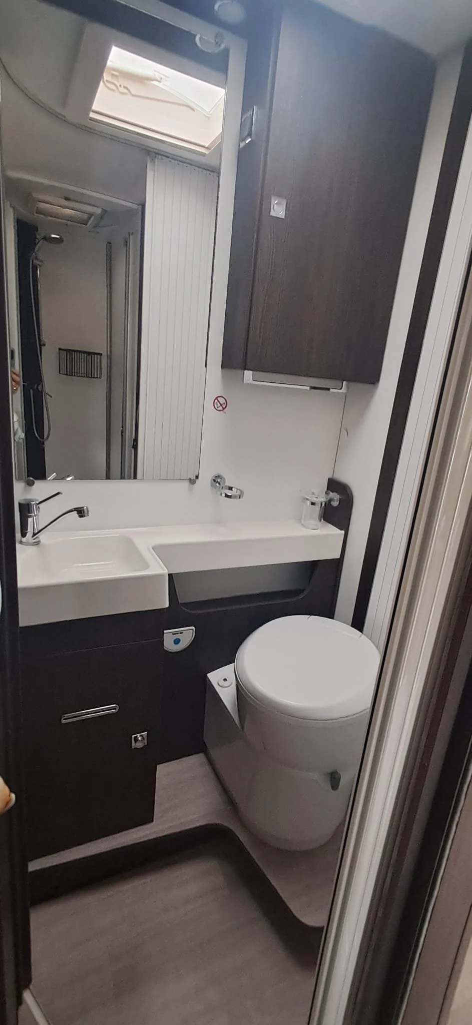 Camper Benidorm bathroom