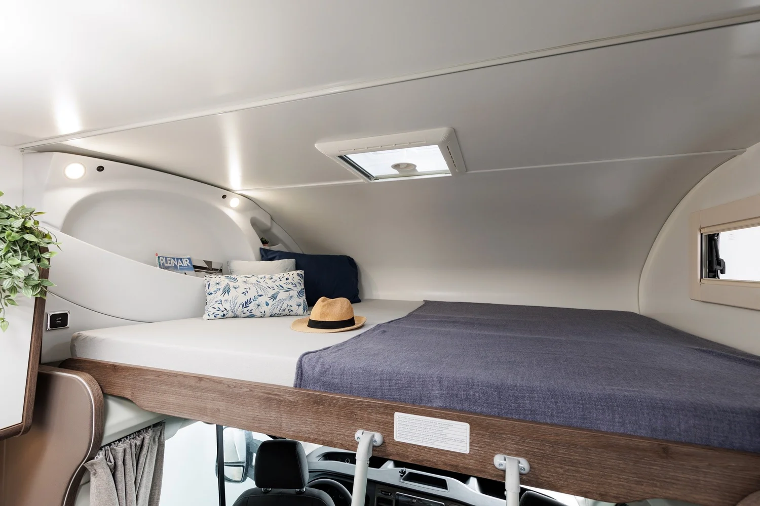 Camper Denia interior