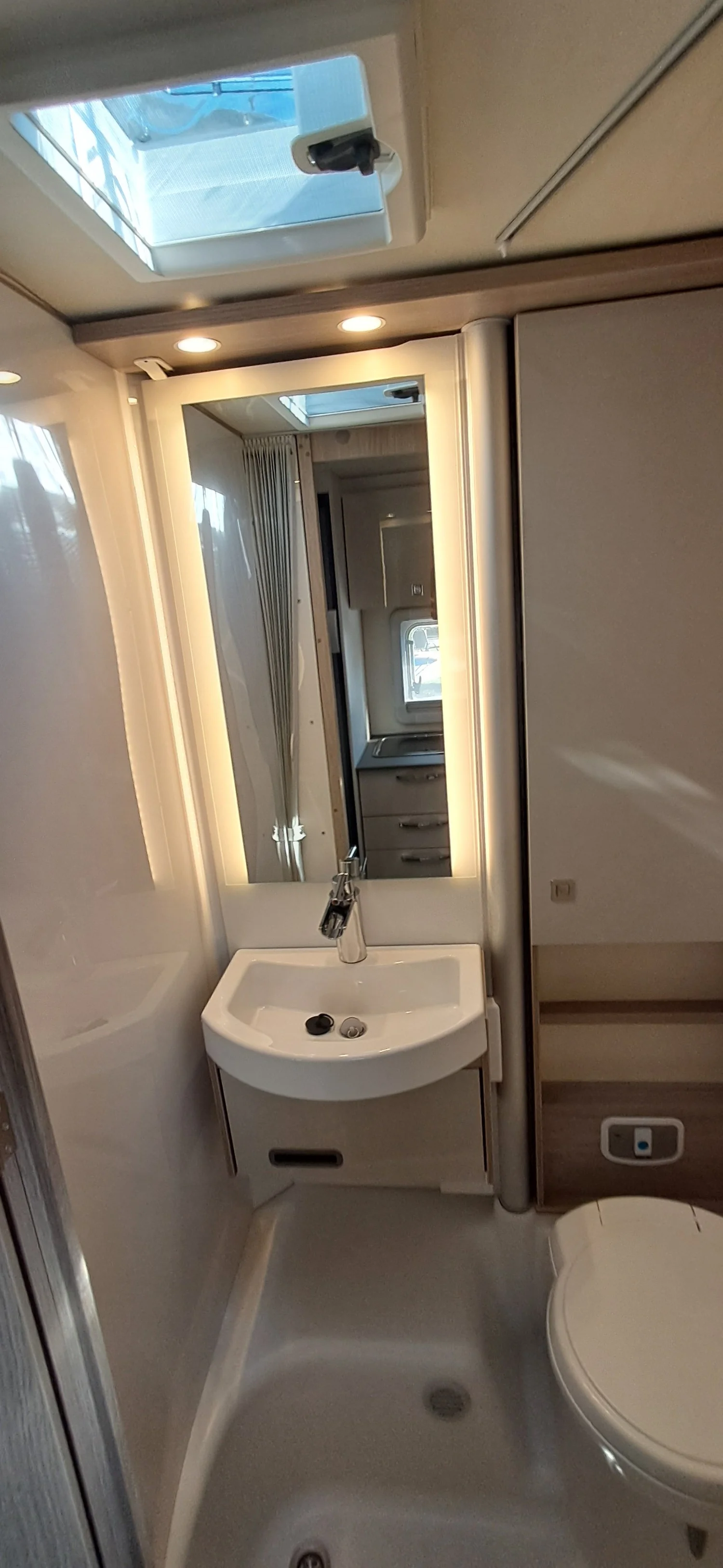 Camper Madrid bathroom