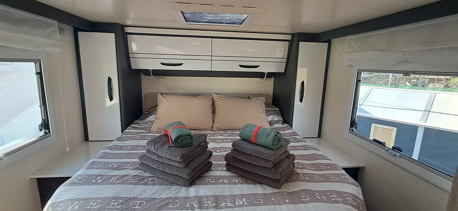 Camper Sevilla interior